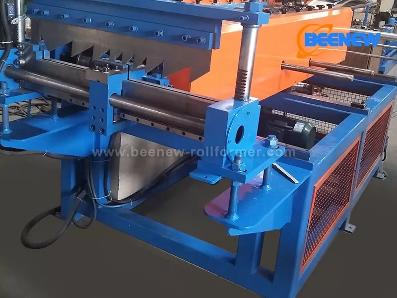 The Hazards of Roll Forming Machines: What You Need to Know