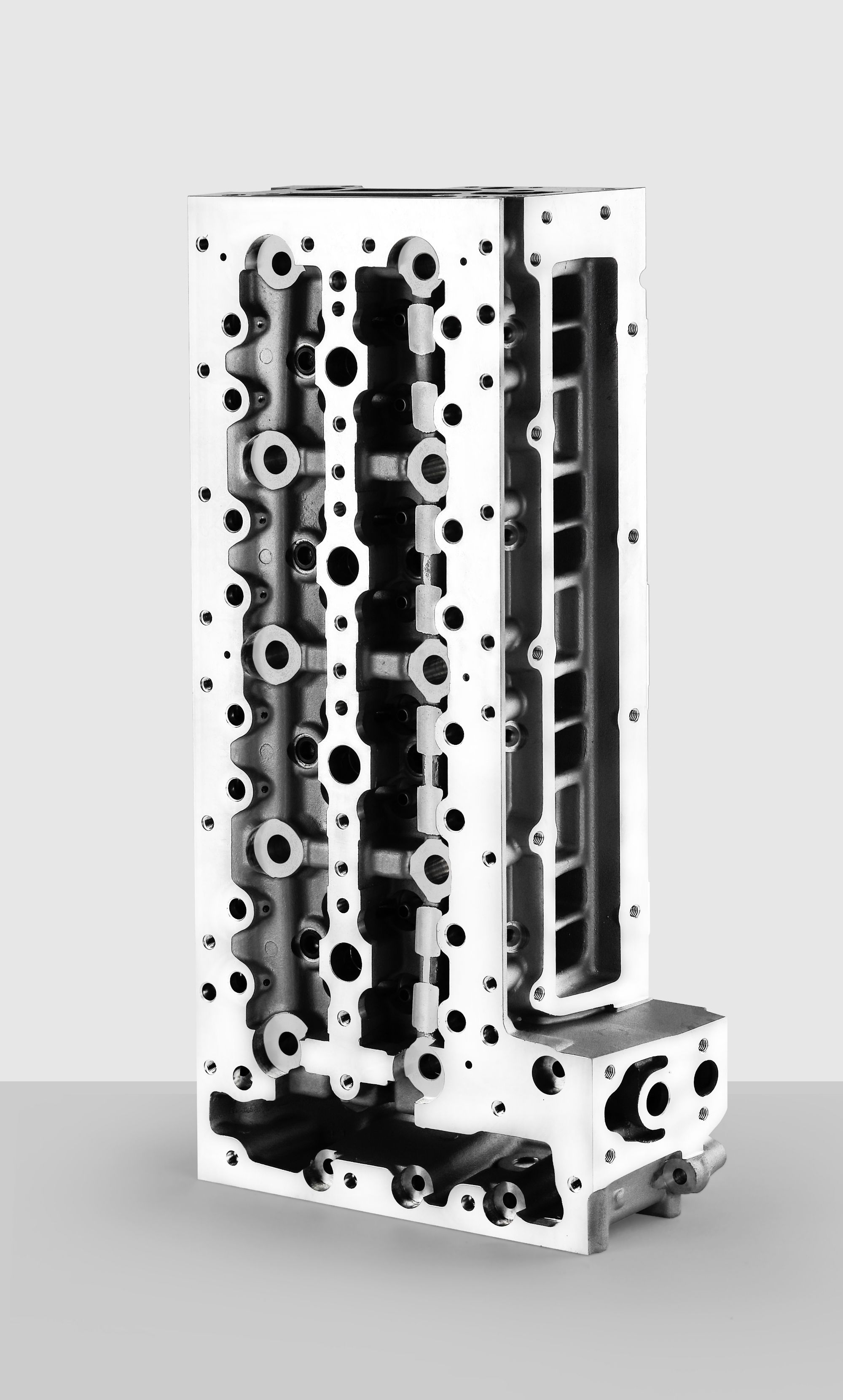Aluminum Cylinder Head Manufacturer: Key Factors for Engine Performance and Reliability
