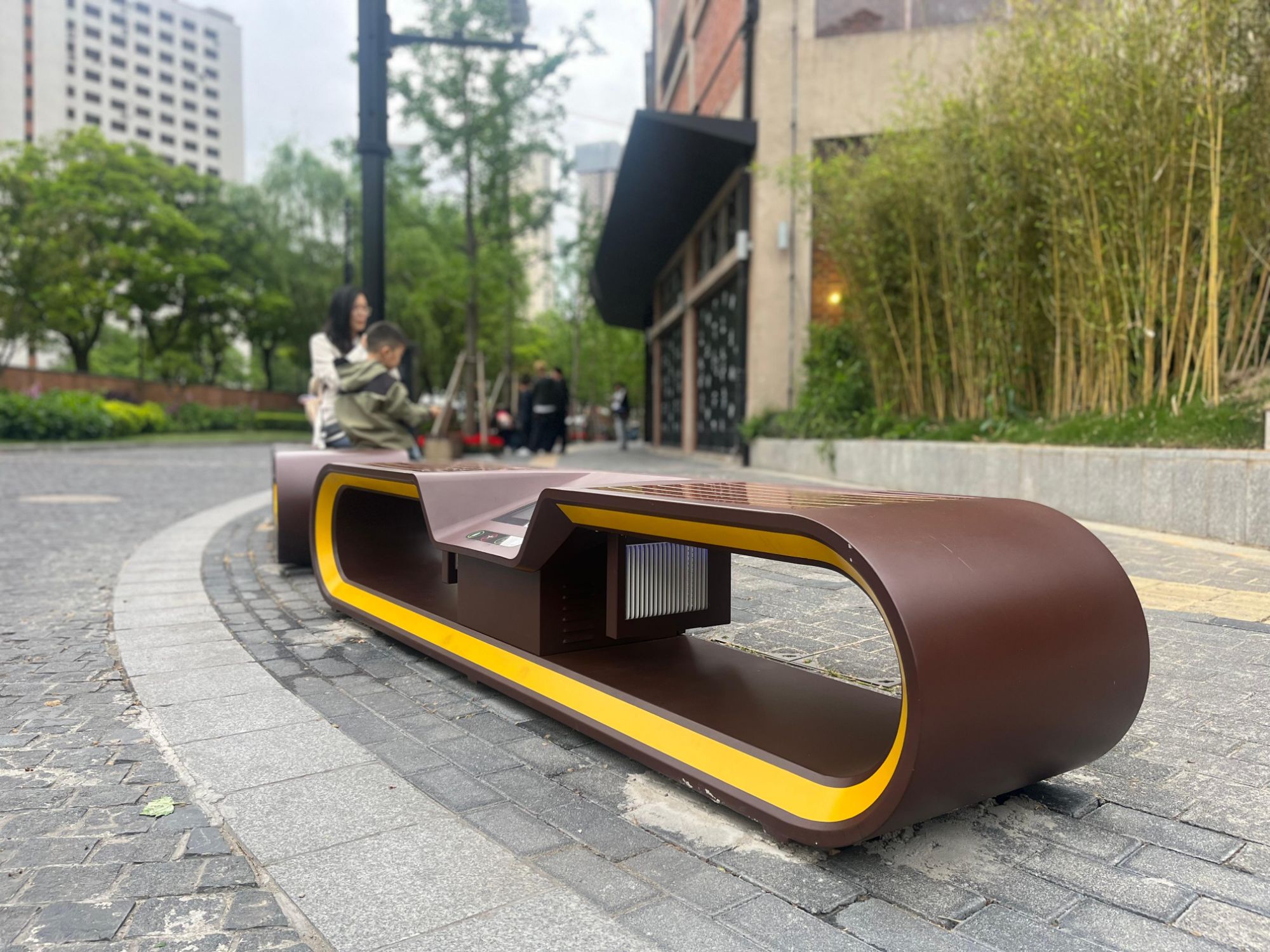 China Smart Bench: Redefining Public Spaces with Intelligent Design