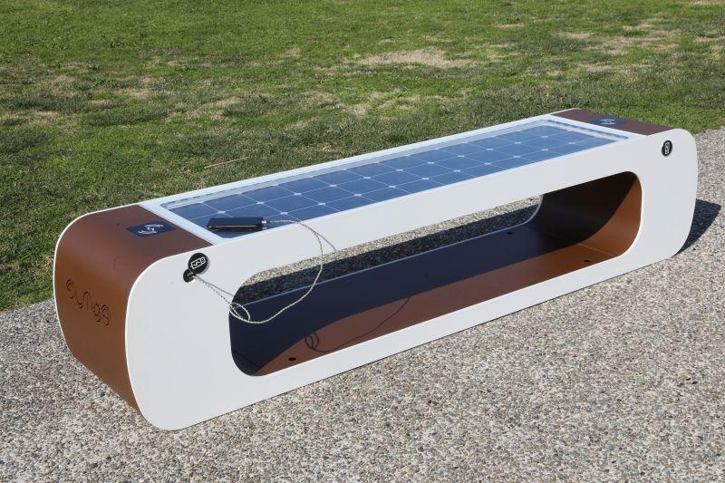Reliable Solar Charging Benches for Parks and Public Spaces